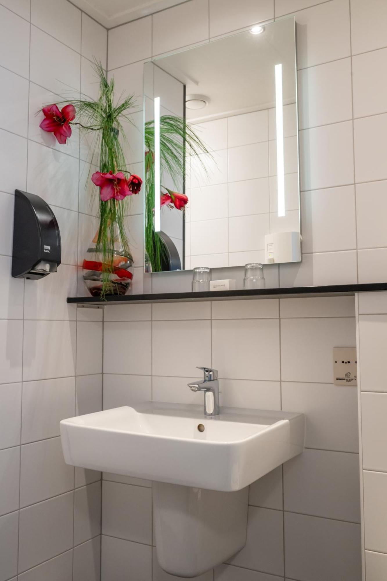 Hotel Restaurant Het Witte Huis Olterterp Ngoại thất bức ảnh